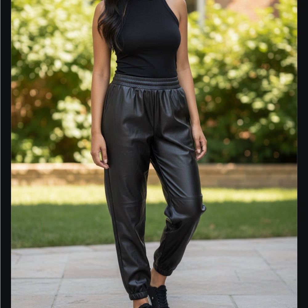 ASHLEY STEWART FAUX LEATHER JOGGER PANTS SIZE 22/24 BLACK NWOT. THE WET LOOK